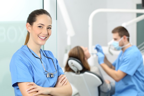 dental-assistant-training